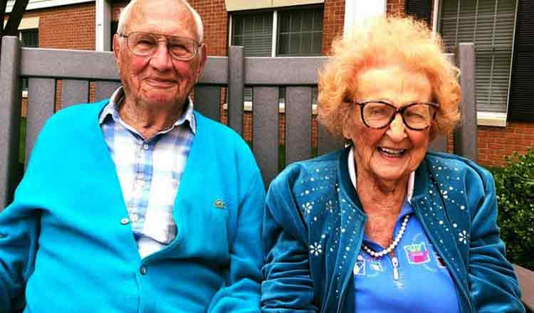 O pensionară se căsătorește la vârsta de 103 ani. Spune că este foarte îndrăgostită și că dragostea nu are vârstă. Câți ani are partenerul său: