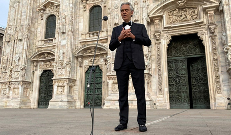 Andrea Bocelli, concert în fața Domului din Milano, fără niciun spectator. Mesajul emoționant al artistului