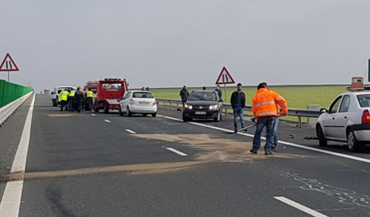 Circulație restricționată pe Autostrada Soarelui după un accident soldat cu nouă răniți