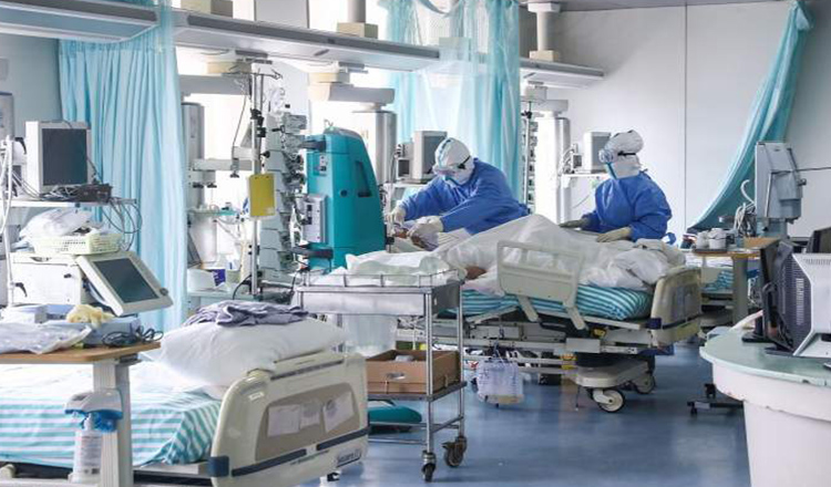 Spitalele COVID din București au rămas fără locuri la terapie intensivă. Raed Arafat: sâmbătă se va depăși pragul de 800 de noi cazuri